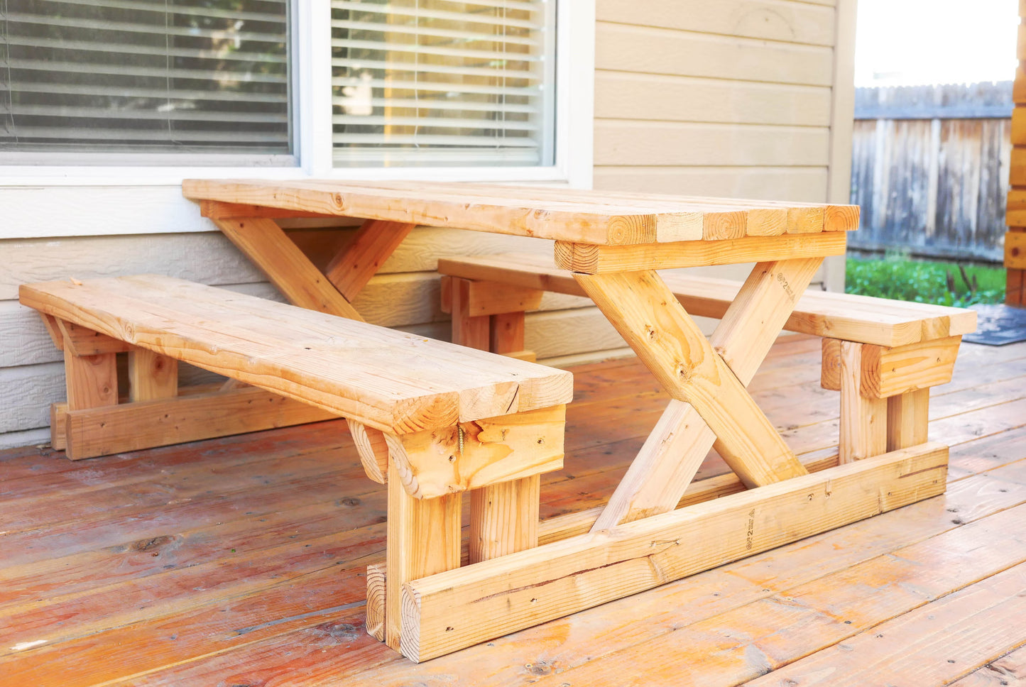Easy Assembly: Build your Farmhouse Table